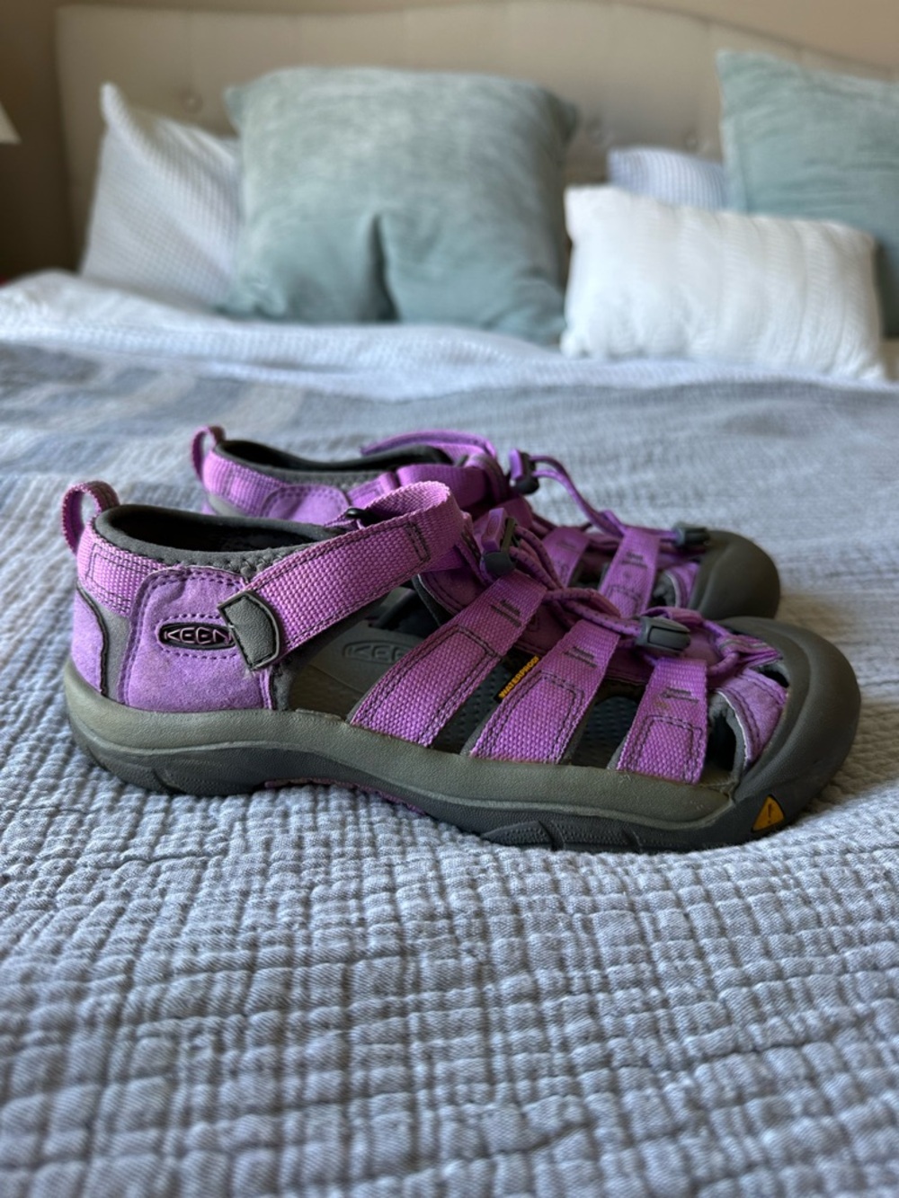 KEEN Newport H2 Purple Waterproof Sandals Womens 5 Hiking Sport Closed Toe